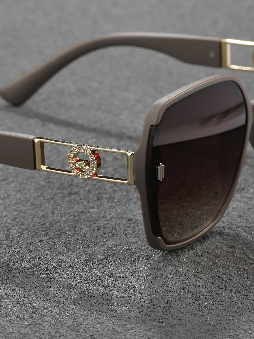 UV-resistant sunglasses for women, high-end look, versatile for large faces, slimming glasses
