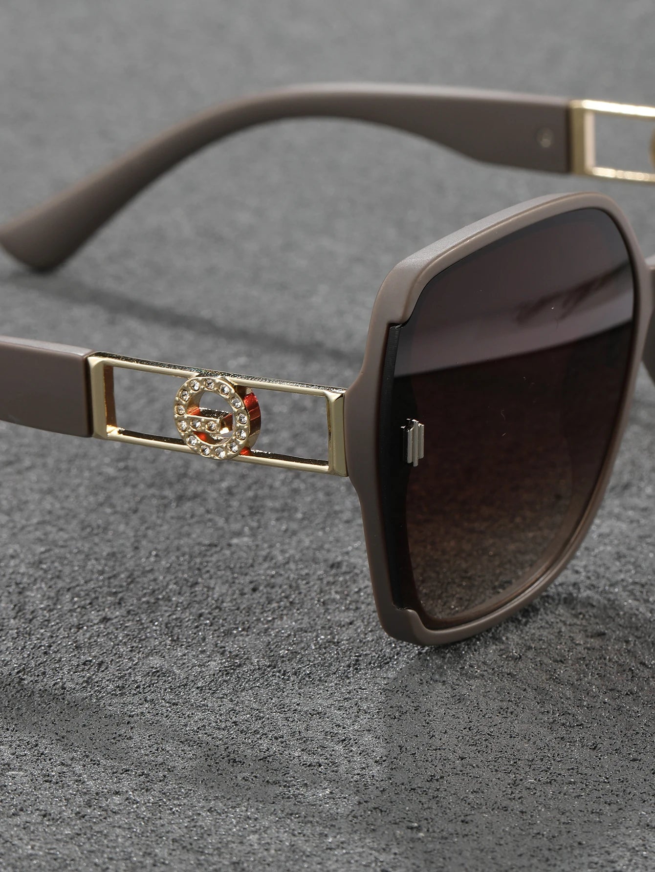 UV-resistant sunglasses for women, high-end look, versatile for large faces, slimming glasses