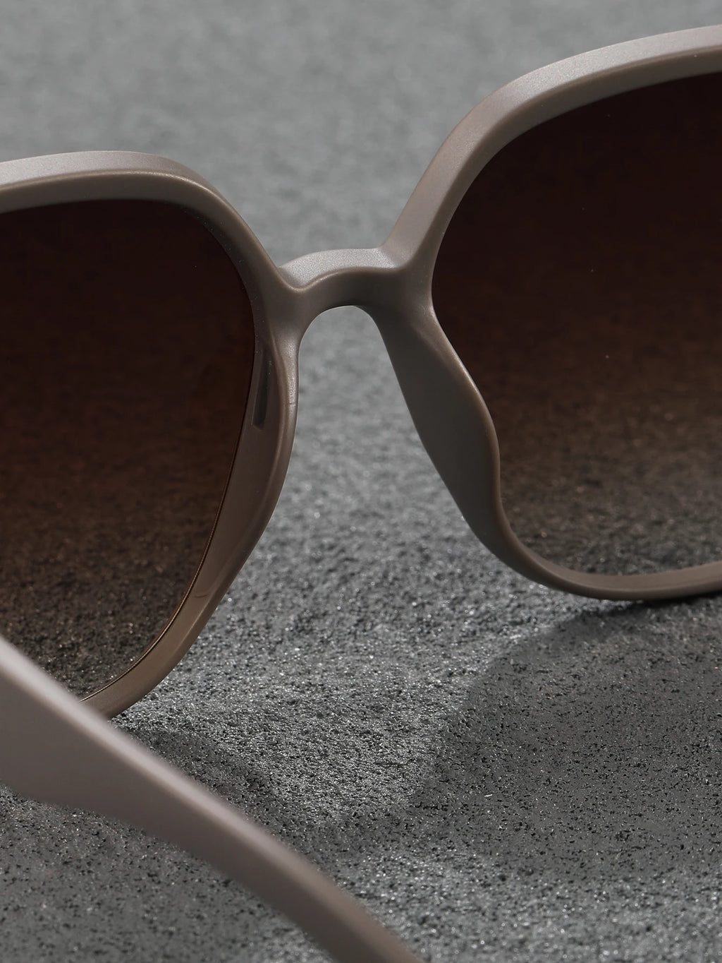 UV-resistant sunglasses for women, high-end look, versatile for large faces, slimming glasses