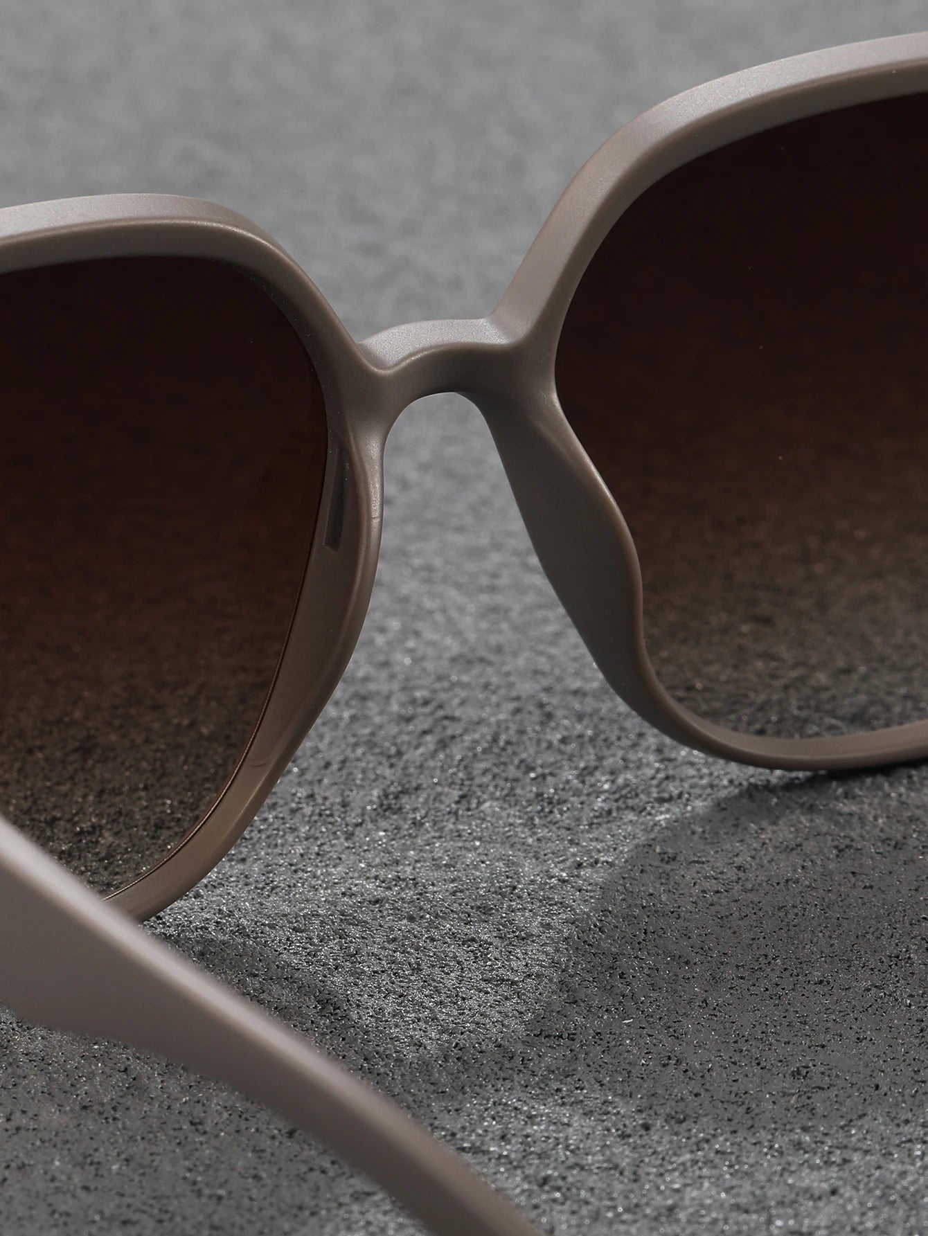UV-resistant sunglasses for women, high-end look, versatile for large faces, slimming glasses